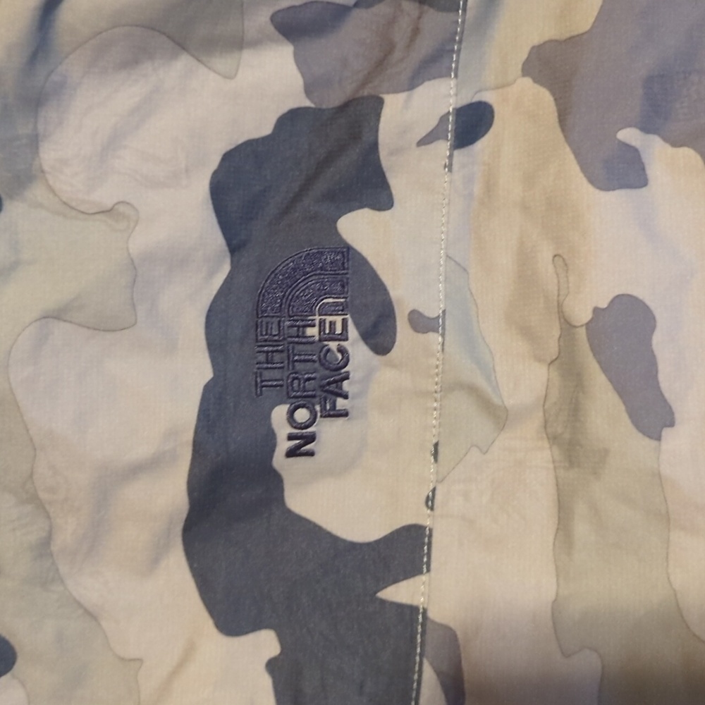 The North Face Men's Camouflage Windbreaker Rain Dryvent Jacket - Picture 5 of 9